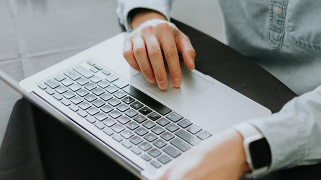 How does contract management AI work?